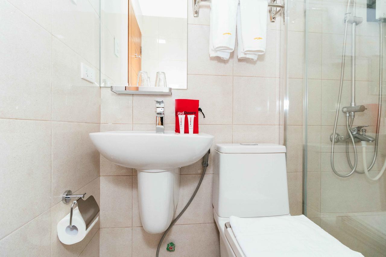 فندق Reddoorz Premium @ Sampaloc Makati ماكاتي المظهر الخارجي الصورة