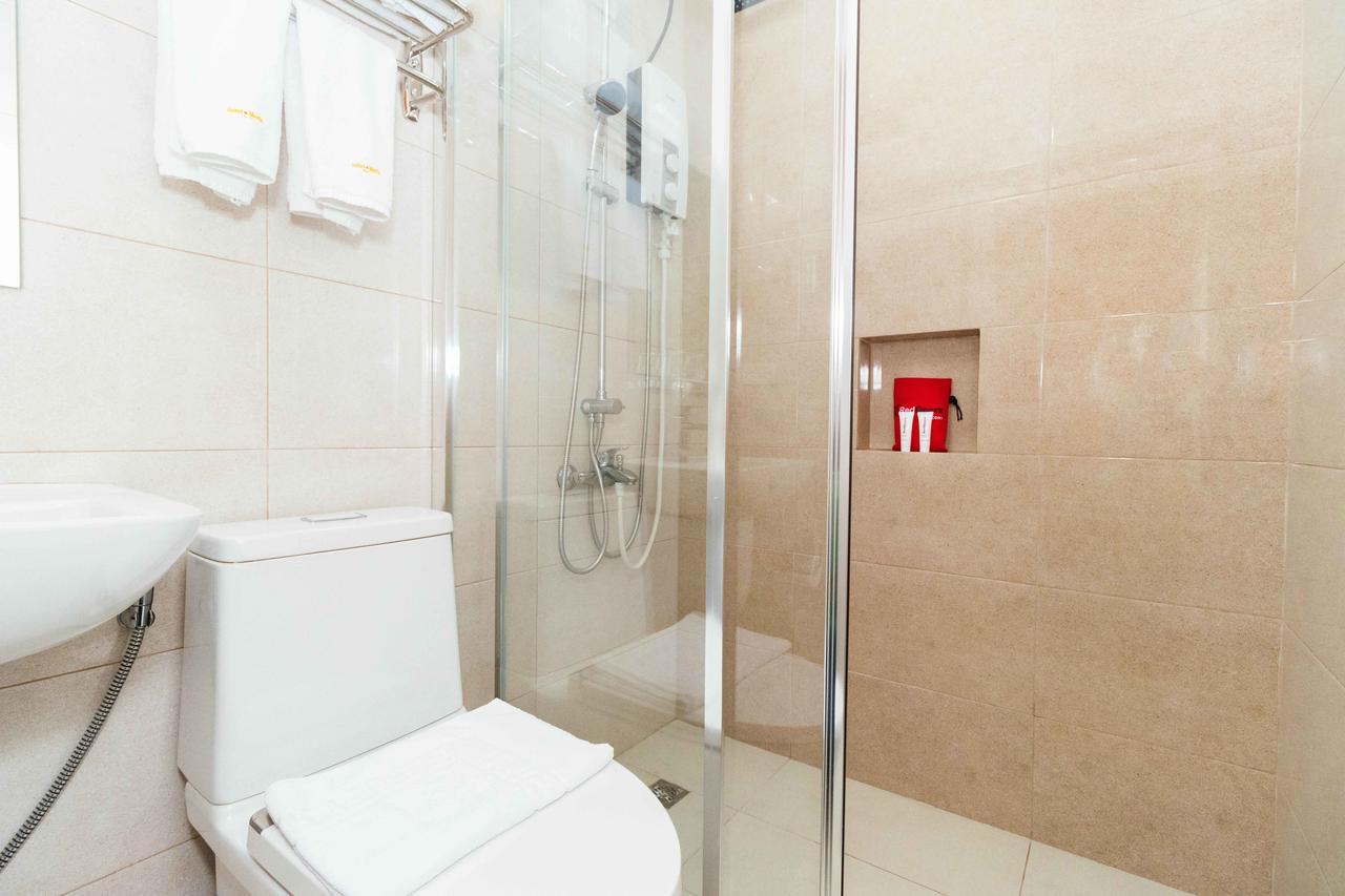 فندق Reddoorz Premium @ Sampaloc Makati ماكاتي المظهر الخارجي الصورة