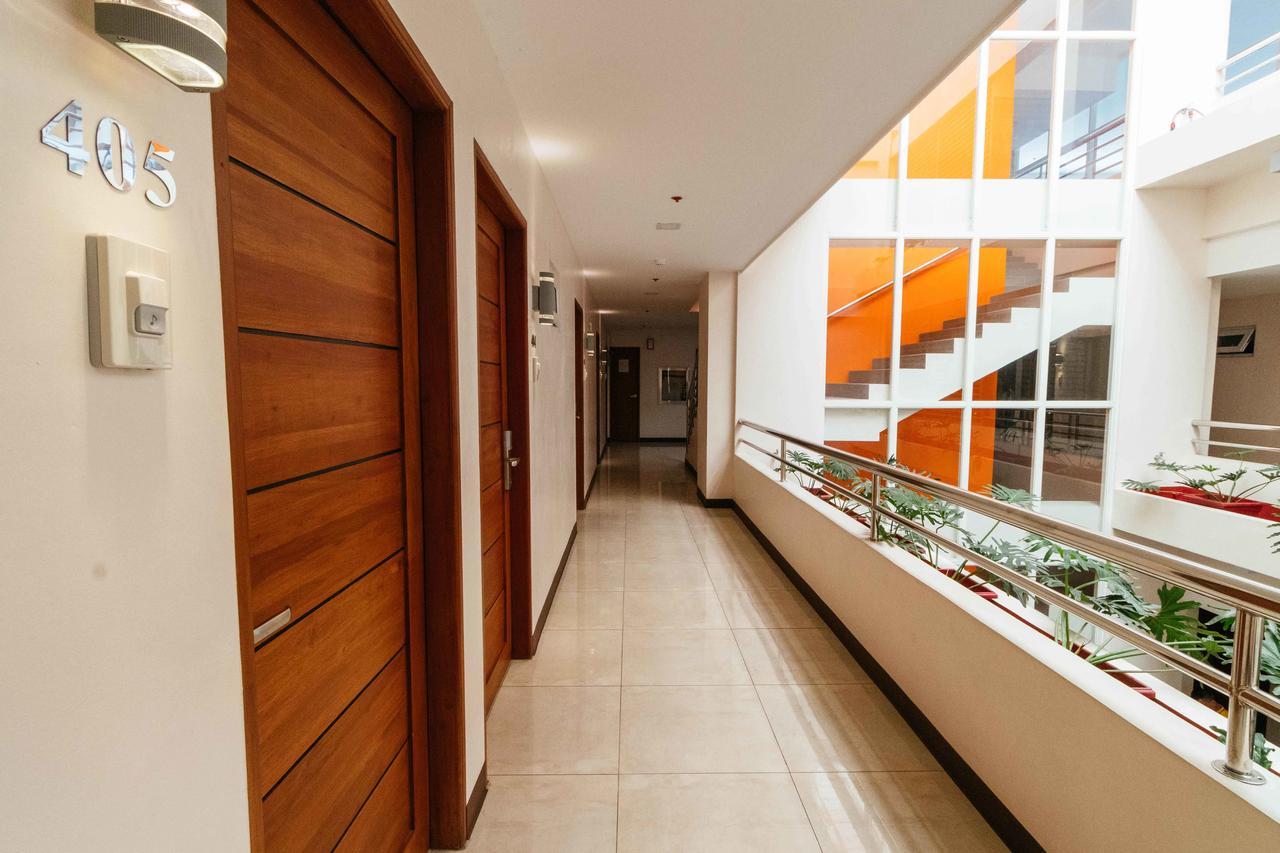 فندق Reddoorz Premium @ Sampaloc Makati ماكاتي المظهر الخارجي الصورة