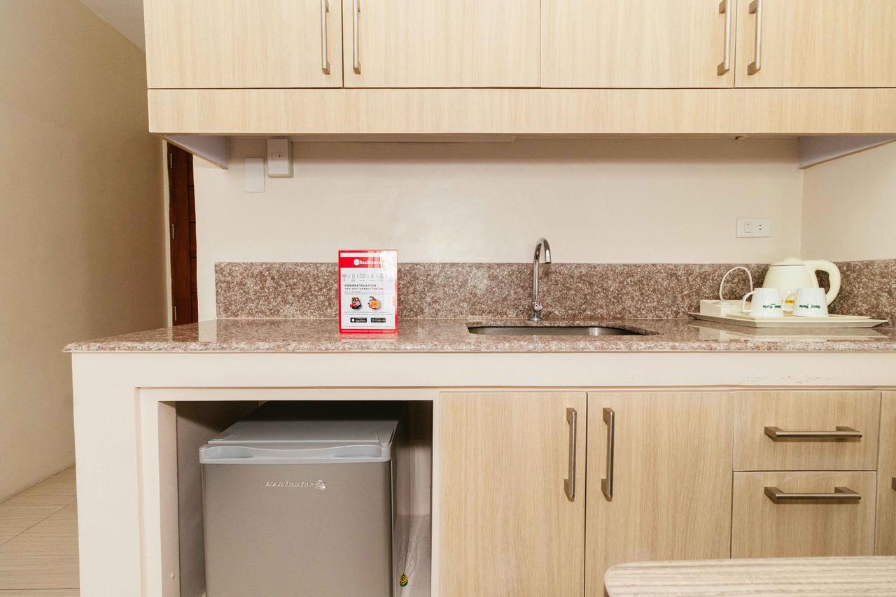 فندق Reddoorz Premium @ Sampaloc Makati ماكاتي المظهر الخارجي الصورة