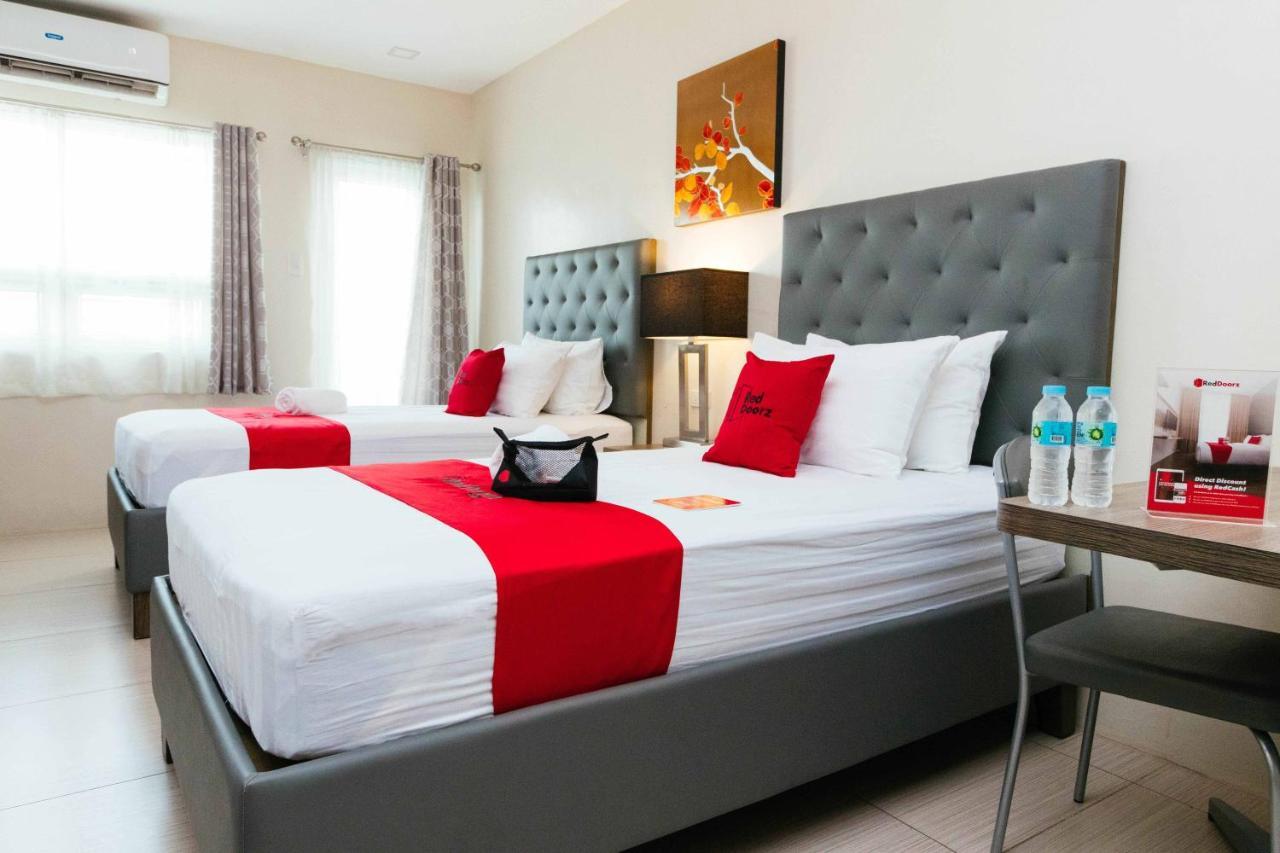 فندق Reddoorz Premium @ Sampaloc Makati ماكاتي المظهر الخارجي الصورة