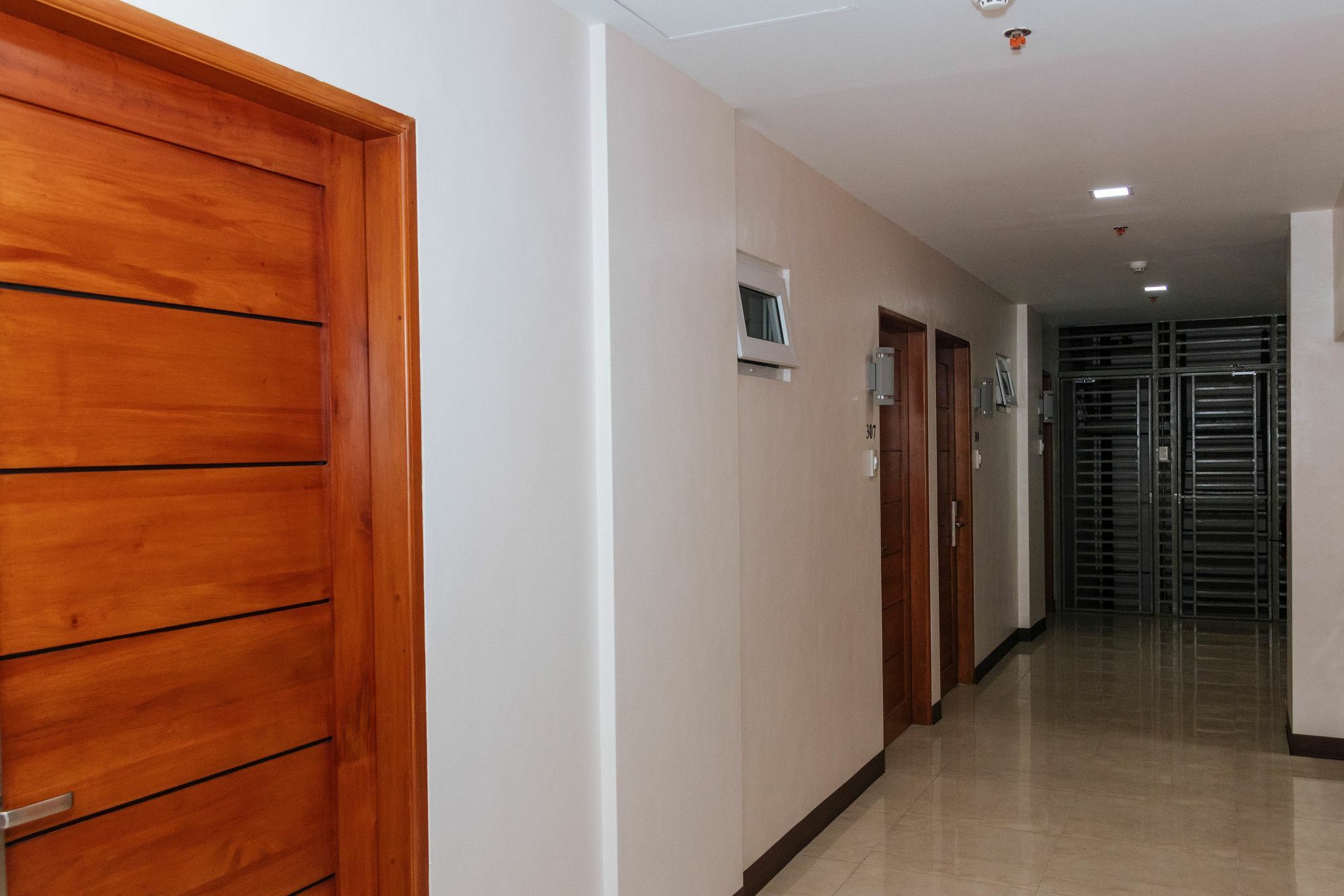 فندق Reddoorz Premium @ Sampaloc Makati ماكاتي المظهر الخارجي الصورة