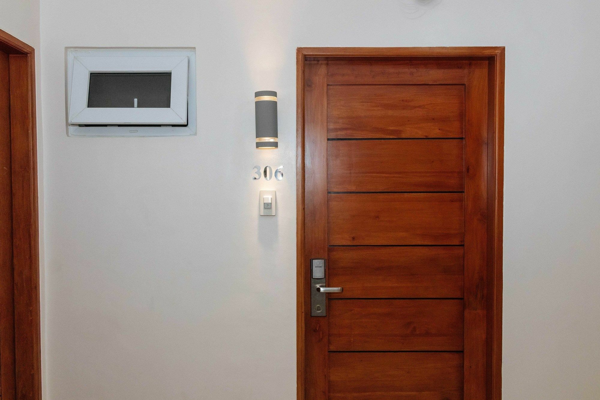 فندق Reddoorz Premium @ Sampaloc Makati ماكاتي المظهر الخارجي الصورة