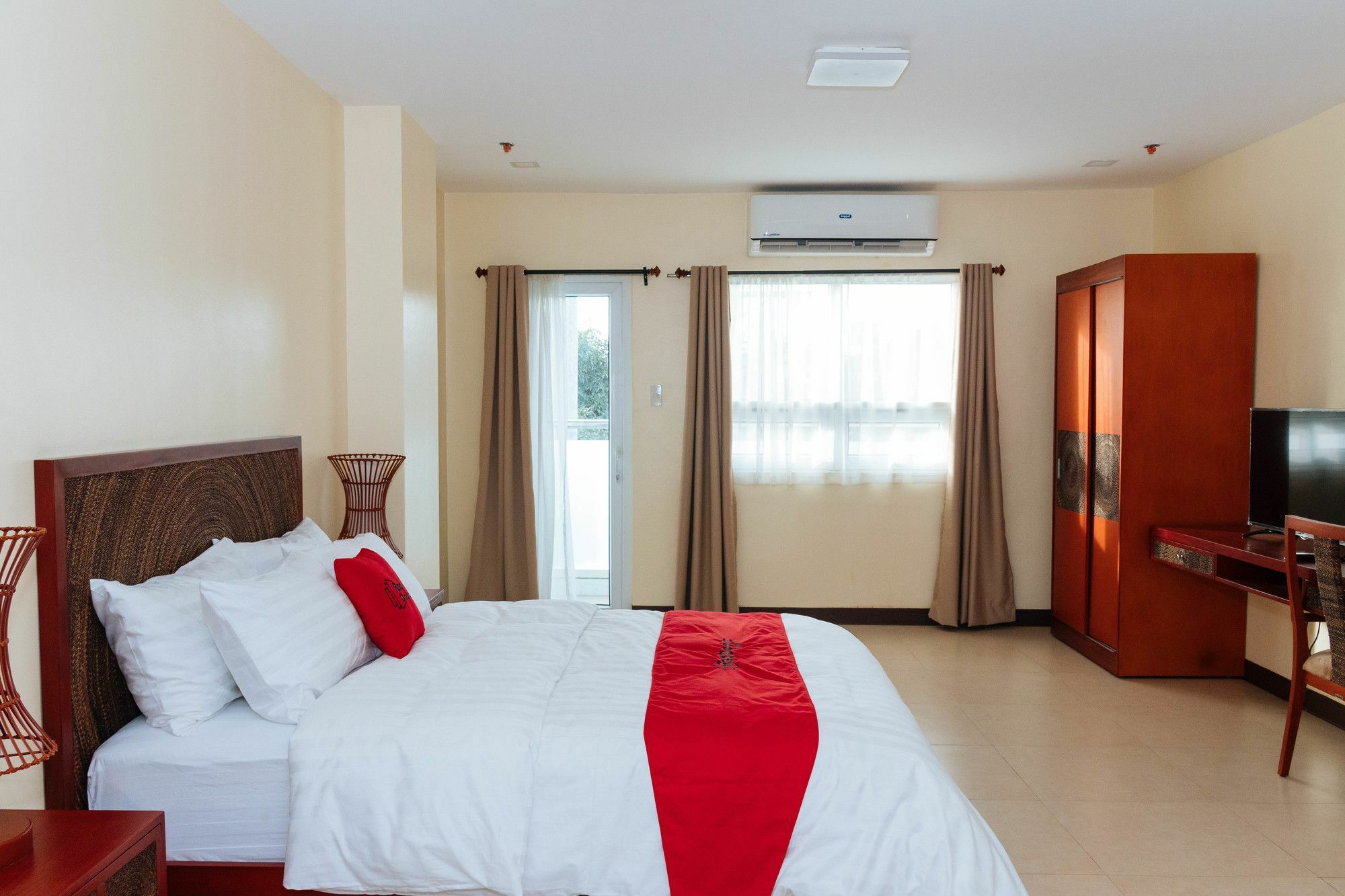 فندق Reddoorz Premium @ Sampaloc Makati ماكاتي المظهر الخارجي الصورة