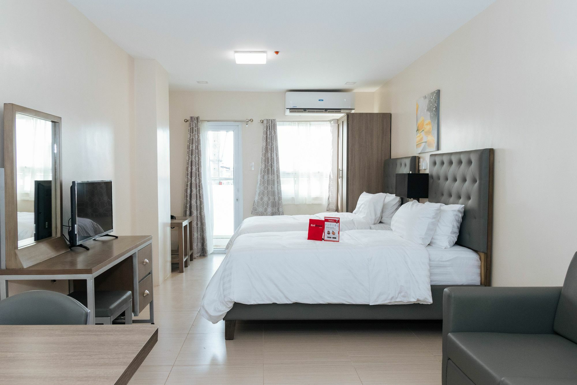 فندق Reddoorz Premium @ Sampaloc Makati ماكاتي المظهر الخارجي الصورة
