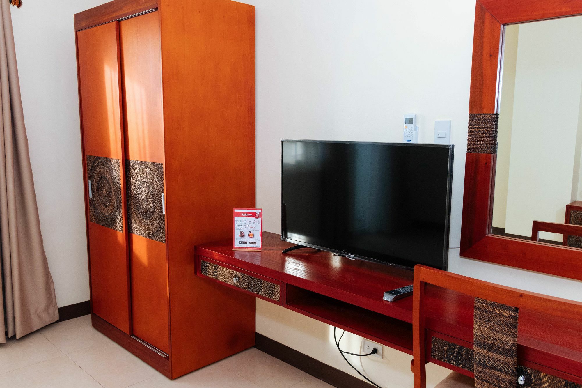 فندق Reddoorz Premium @ Sampaloc Makati ماكاتي المظهر الخارجي الصورة